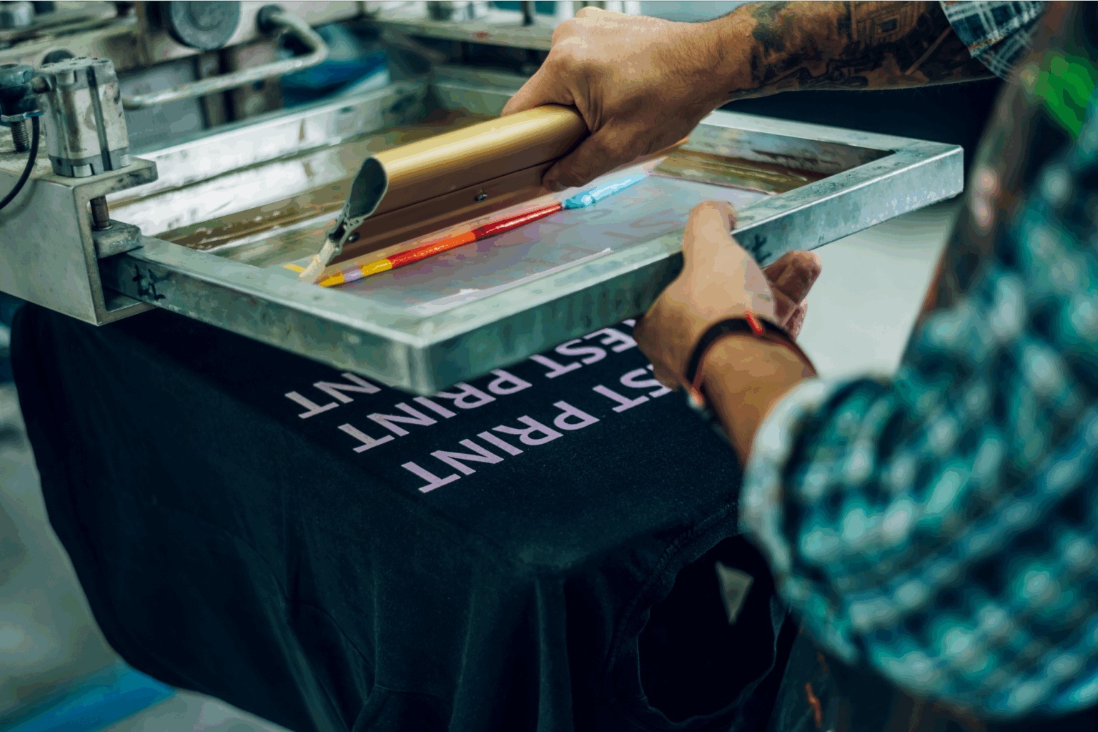 Screen-printing-vs-digital-printing-Printify-1536x